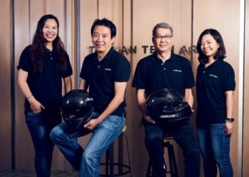 A helmet integrated with materials and communications modules meeting high-security standards as well as an AI-enabled voice assistant to provide a better riding experience for motorcycle riders.