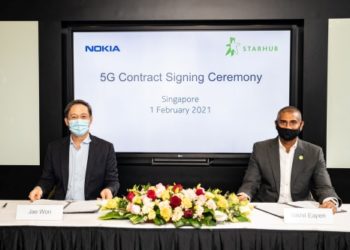 Jae Won, senior vice president for mobile networks for Asia Pacific, Nokia (left) and Nikhil Eapen, chief executive, StarHub (right) during the 5G contract signing ceremony on February 1, 2021.