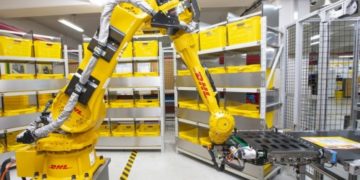 DHL Express deploys AI-powered sorting robot