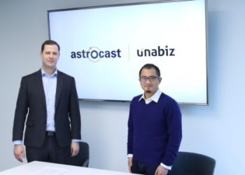 (L-R) Fabien Jordan, CEO of Astrocast, and Henri Bong, co-CEO of UnaBiz