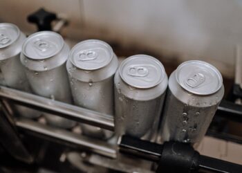 Photo by cottonbro studio: https://www.pexels.com/photo/white-plastic-cups-on-stainless-steel-tray-5532719/