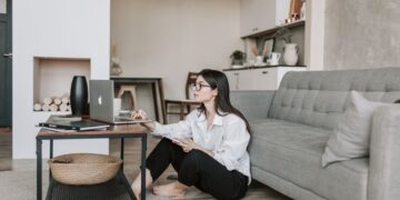 Photo by Vlada Karpovich: https://www.pexels.com/photo/woman-sitting-on-the-floor-while-using-her-laptop-4050294/