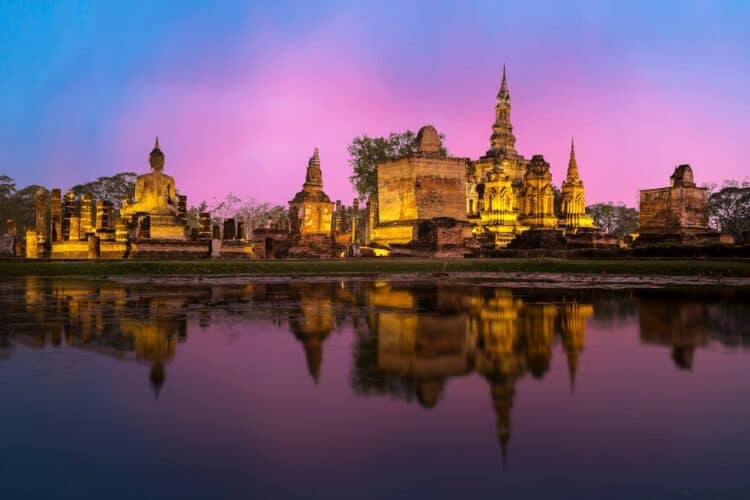 Photo by Pixabay from Pexels: https://www.pexels.com/photo/reflection-of-temple-248082/