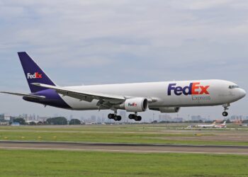 Photo by Jeffry S.S.: https://www.pexels.com/photo/photo-of-a-departing-airplane-19879418/