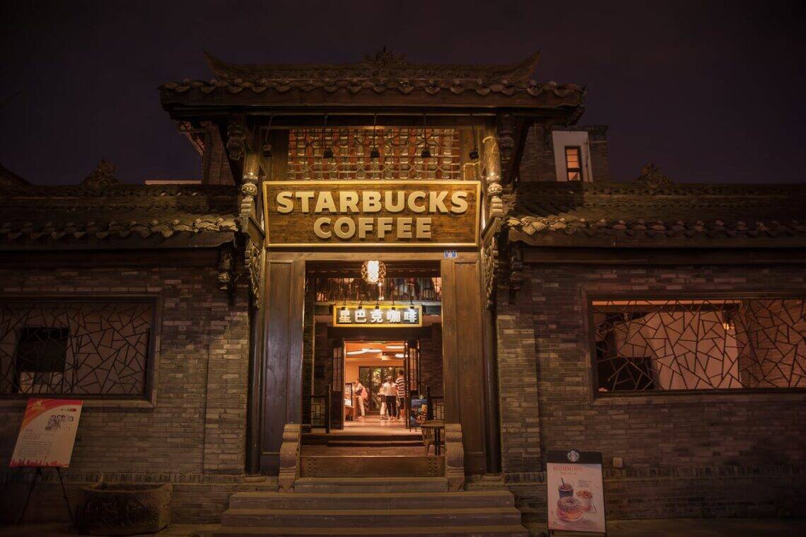 Photo by Vincent Tan: https://www.pexels.com/photo/starbucks-coffee-in-traditional-chinese-architecture-33137973/