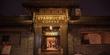 Photo by Vincent Tan: https://www.pexels.com/photo/starbucks-coffee-in-traditional-chinese-architecture-33137973/