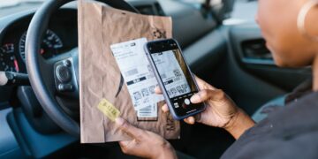 Photo by RDNE Stock project: https://www.pexels.com/photo/person-holding-a-cellphone-and-parcel-7362883/