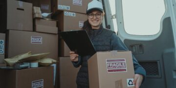 Photo by Tima Miroshnichenko: https://www.pexels.com/photo/female-courier-carrying-a-box-and-holding-a-clipboard-6169673/