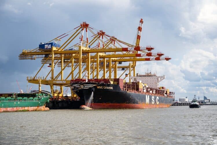 Photo by Georg Wietschorke: https://www.pexels.com/photo/container-ship-docked-at-bremerhaven-port-34024742/