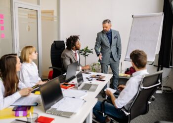 Photo by Yan Krukau: https://www.pexels.com/photo/office-team-having-a-meeting-in-the-room-7793162/