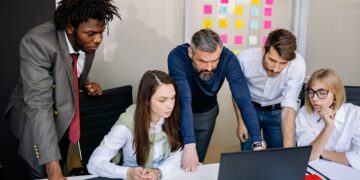 Photo by Yan Krukau: https://www.pexels.com/photo/a-team-looking-at-a-laptop-7793702/
