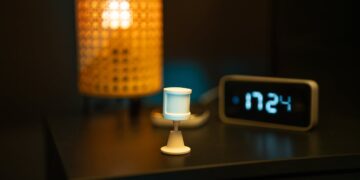 Photo by Jakub Zerdzicki: https://www.pexels.com/photo/smart-home-sleeping-room-25473948/