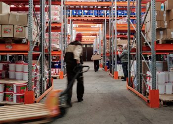 Photo by Tiger Lily: https://www.pexels.com/photo/photo-of-men-working-in-a-warehouse-4483860/